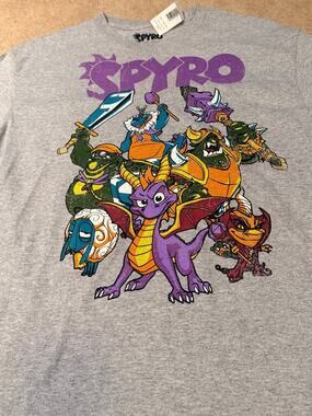 NWT Spyro Reignited Trilogy Graphic Tee Shirt Men's Size Medium Gray
